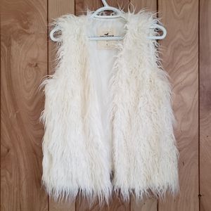 Hollister Cream Furry Vest NWOT Size Small